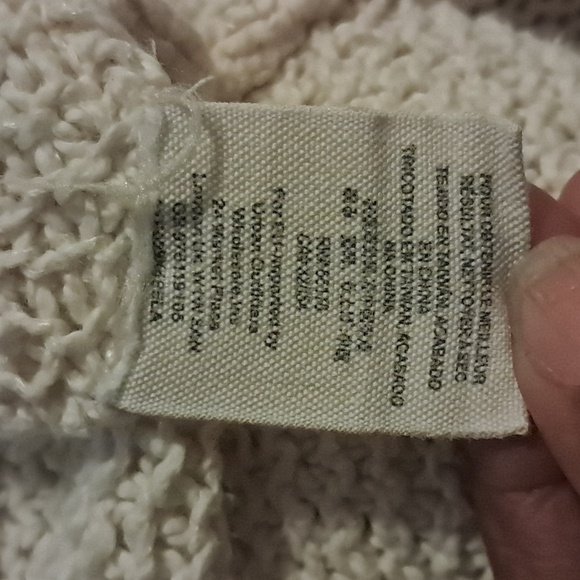 Free People V-Neck Snap Front Ivory Cream Shark Bite Hemline Sweater Cardigan L - Picture 8 of 9